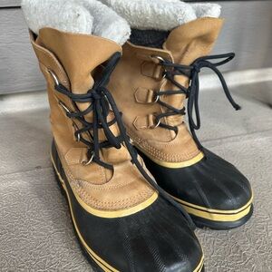 Sorel Cariboo, Waterproof, men’s size 10. Up to -40. Worn only for one season.